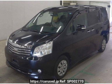 Toyota Noah ZRR70G