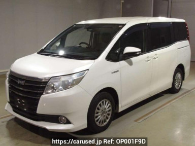 Toyota Noah ZWR80G