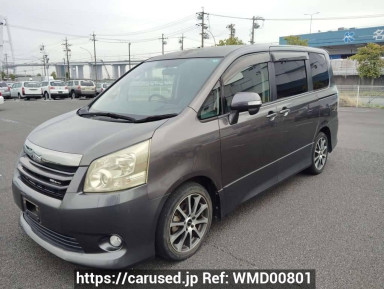 Toyota Noah ZRR70W