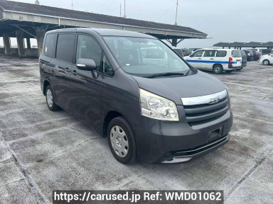 Toyota Noah ZRR70W