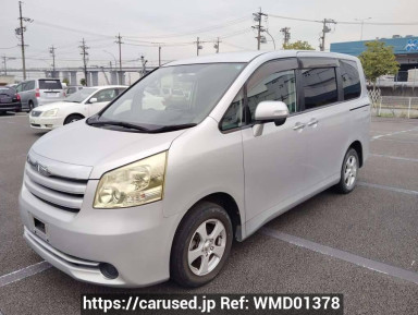 Toyota Noah ZRR70G