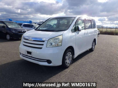 Toyota Noah ZRR70G