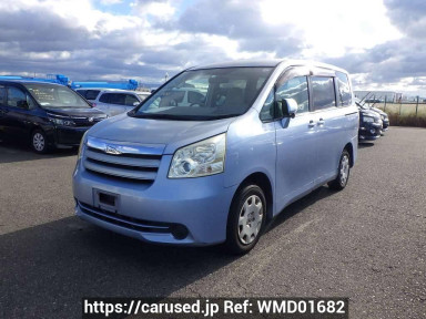 Toyota Noah ZRR70G