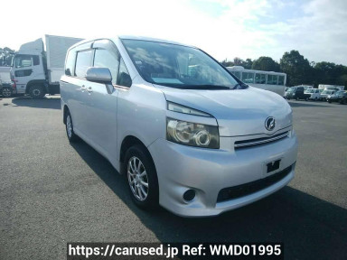 Toyota Voxy ZRR70G