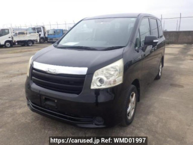 Toyota Noah ZRR70G