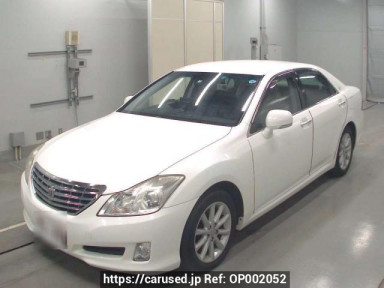 Toyota Crown GRS200