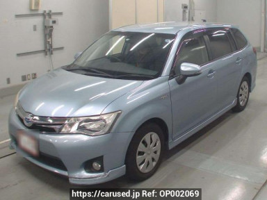 Toyota Corolla Fielder NKE165G