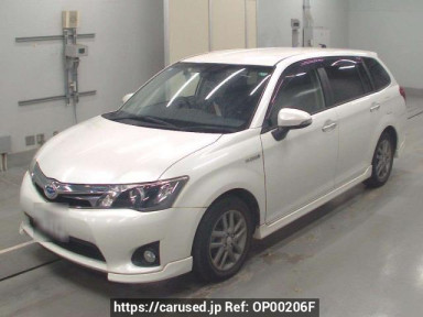 Toyota Corolla Fielder NKE165G