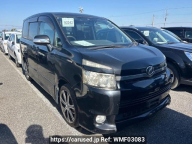 Toyota Voxy ZRR70W