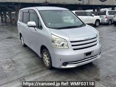 Toyota Noah ZRR70G