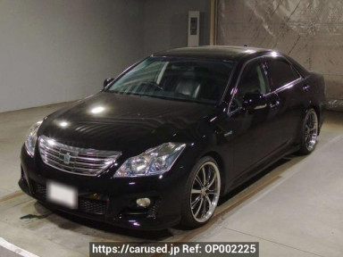 Toyota Crown Hybrid GWS204