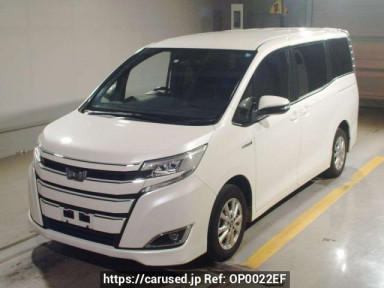 Toyota Noah ZWR80G