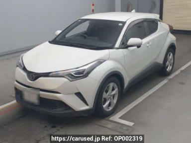 Toyota C-HR NGX10