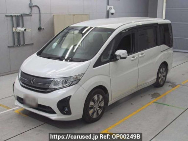 Honda Step WGN RP1