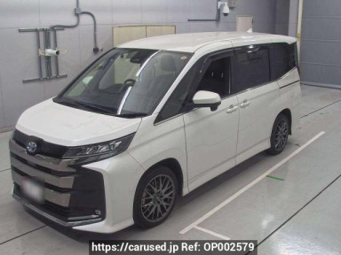 Toyota Noah ZWR90W