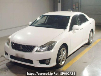 Toyota Crown GRS200