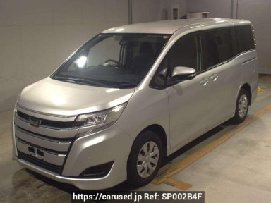 Toyota Noah ZRR80G