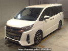 Toyota Noah ZRR80W