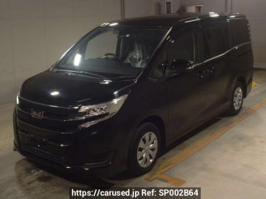 Toyota Noah ZRR80G