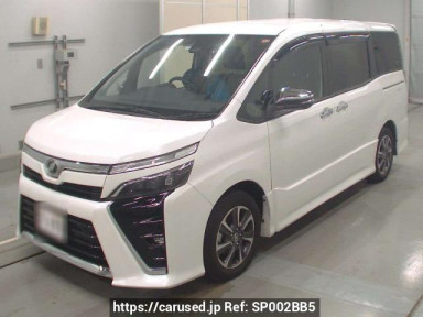 Toyota Voxy ZRR80W