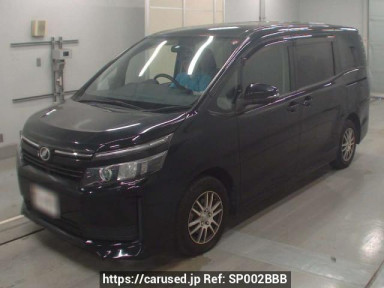 Toyota Voxy ZRR80G