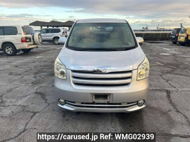 Toyota Noah ZRR70G