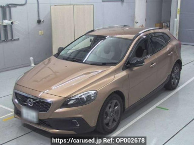 Volvo V40 MB5204T