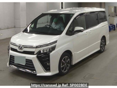 Toyota Voxy ZRR80W