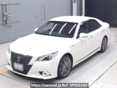 Toyota Crown Hybrid AWS210