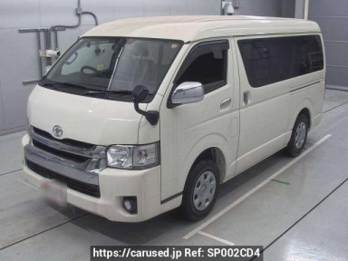 Toyota Regiusace Van TRH216K