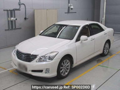 Toyota Crown GRS200