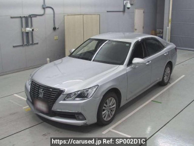 Toyota Crown GRS211