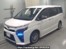 Toyota Voxy ZWR80W