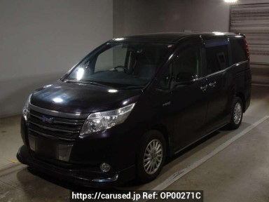 Toyota Noah ZWR80G