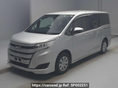 Toyota Noah ZRR80G