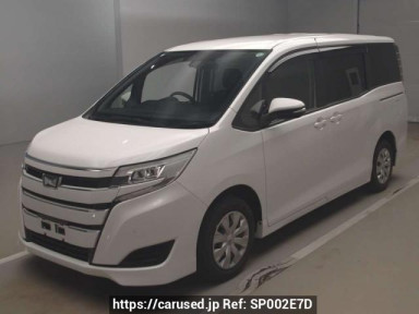 Toyota Noah ZRR80G