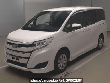 Toyota Noah ZRR80G