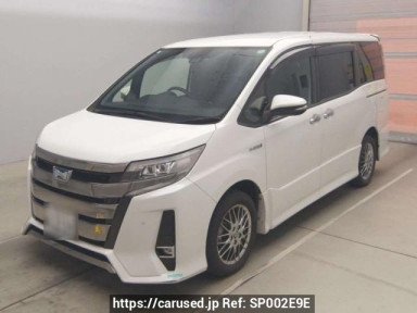 Toyota Noah ZWR80W