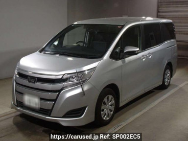 Toyota Noah ZRR80G