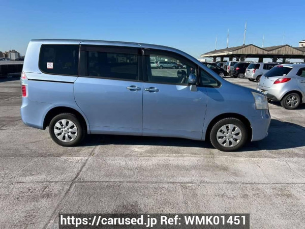 Used 2007 AT toyota noah ZRR75G Image[7]