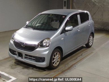 Daihatsu Mira es LA300S