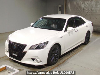 Toyota Crown Hybrid AWS210