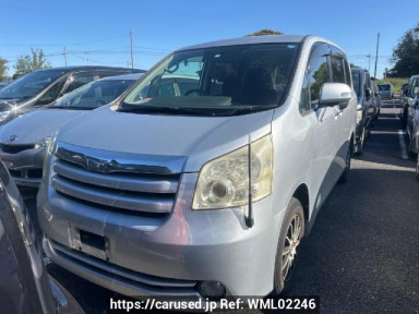 Toyota Noah ZRR70G