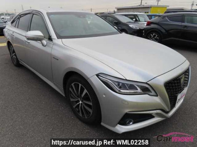 Toyota Crown Hybrid AZSH20