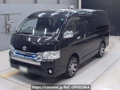 Toyota Hiace Wagon TRH214W