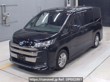 Toyota Noah ZWR90W