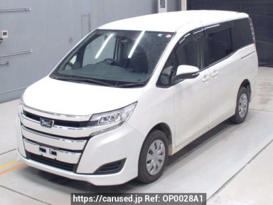 Toyota Noah ZRR85G