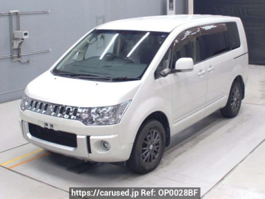 Mitsubishi Delica D5 CV2W