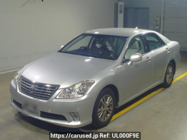 Toyota Crown GRS200