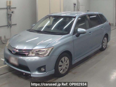 Toyota Corolla Fielder NKE165G